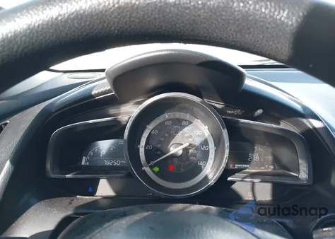 2017 Toyota Yaris Ia z USA, uszkodzony, nr VIN 3MYDLBYV7HY195957